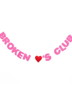 Kailo Chic Broken Heart’s Club Felt Garland New