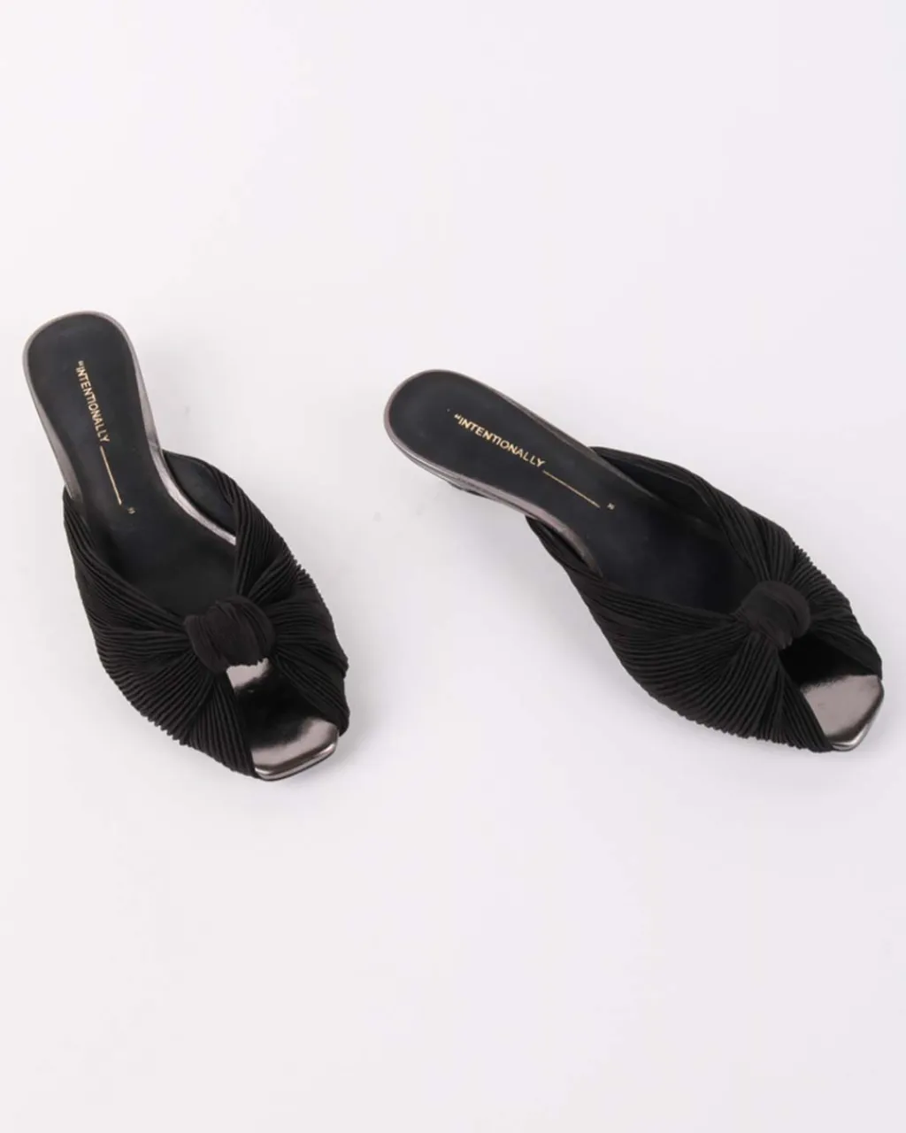 Intentionally Blank Curfew Kitten Heel - Black Best