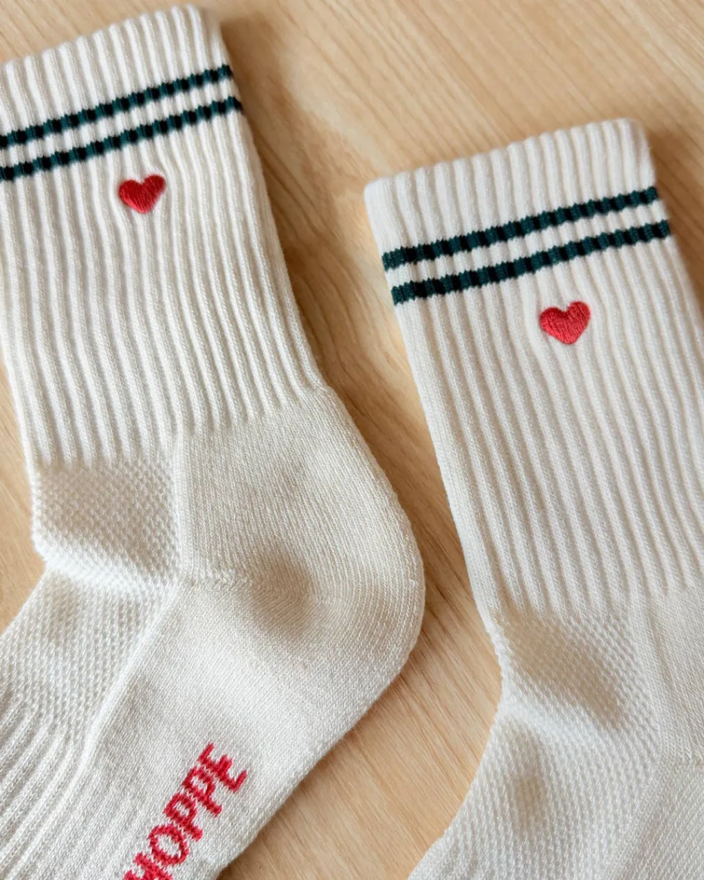 Le Bon Shoppe Embroidered Boyfriend Socks - Parchment + Heart Outlet