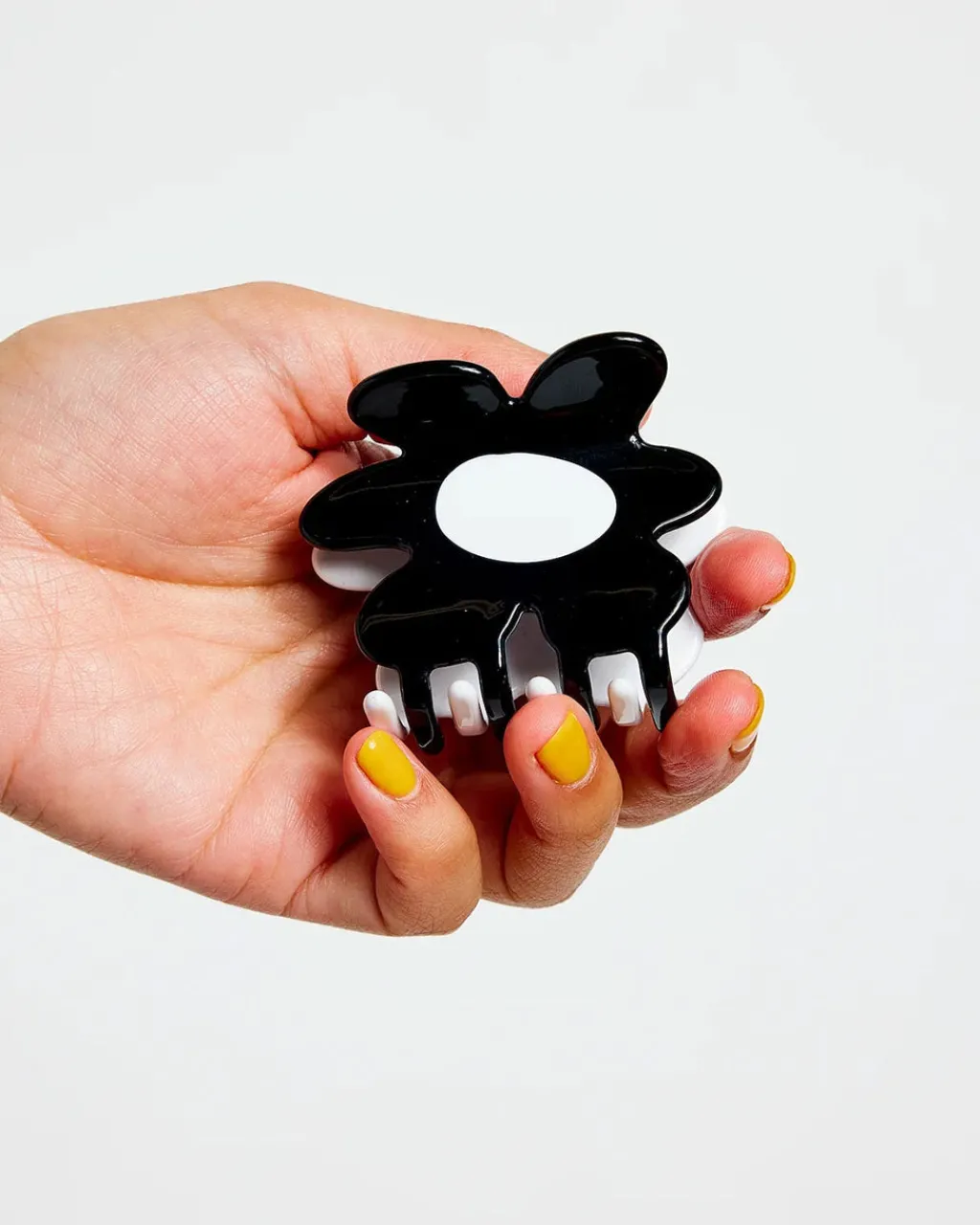 Chunks Flower Claw - Black + White Discount