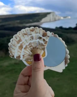 Solar Eclipse Hand-Painted Compact Mirror Seashell New