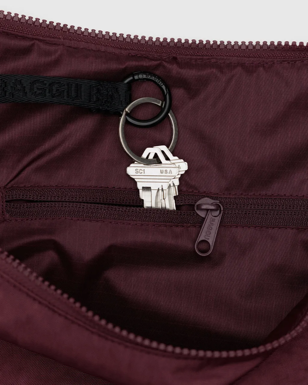 Baggu Large Nylon Crescent Bag w/ Key Leash - Mahogany Hot