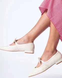 Intentionally Blank London Mary Jane - Creme Discount
