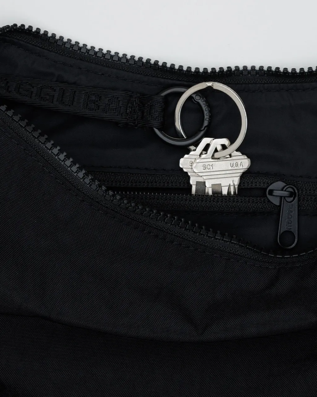 Baggu Medium Nylon Crescent Bag w/ Key Leash - Black New