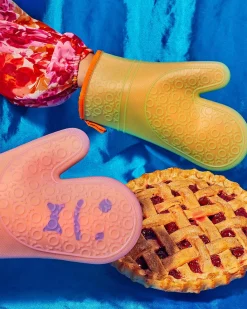 Staff The Oven Mitts New